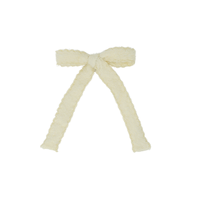 Scallop Mohair Medium Bow Clip